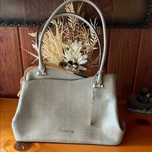 Cromia genuine leather purse.  Like new condition.